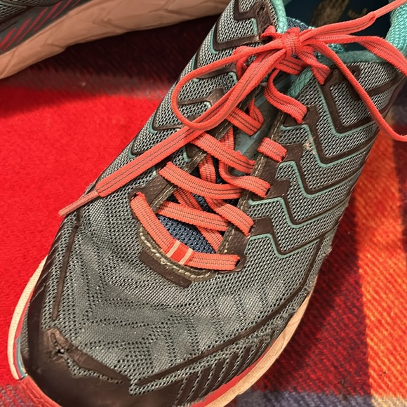 Hoka - Picture 5 of 10